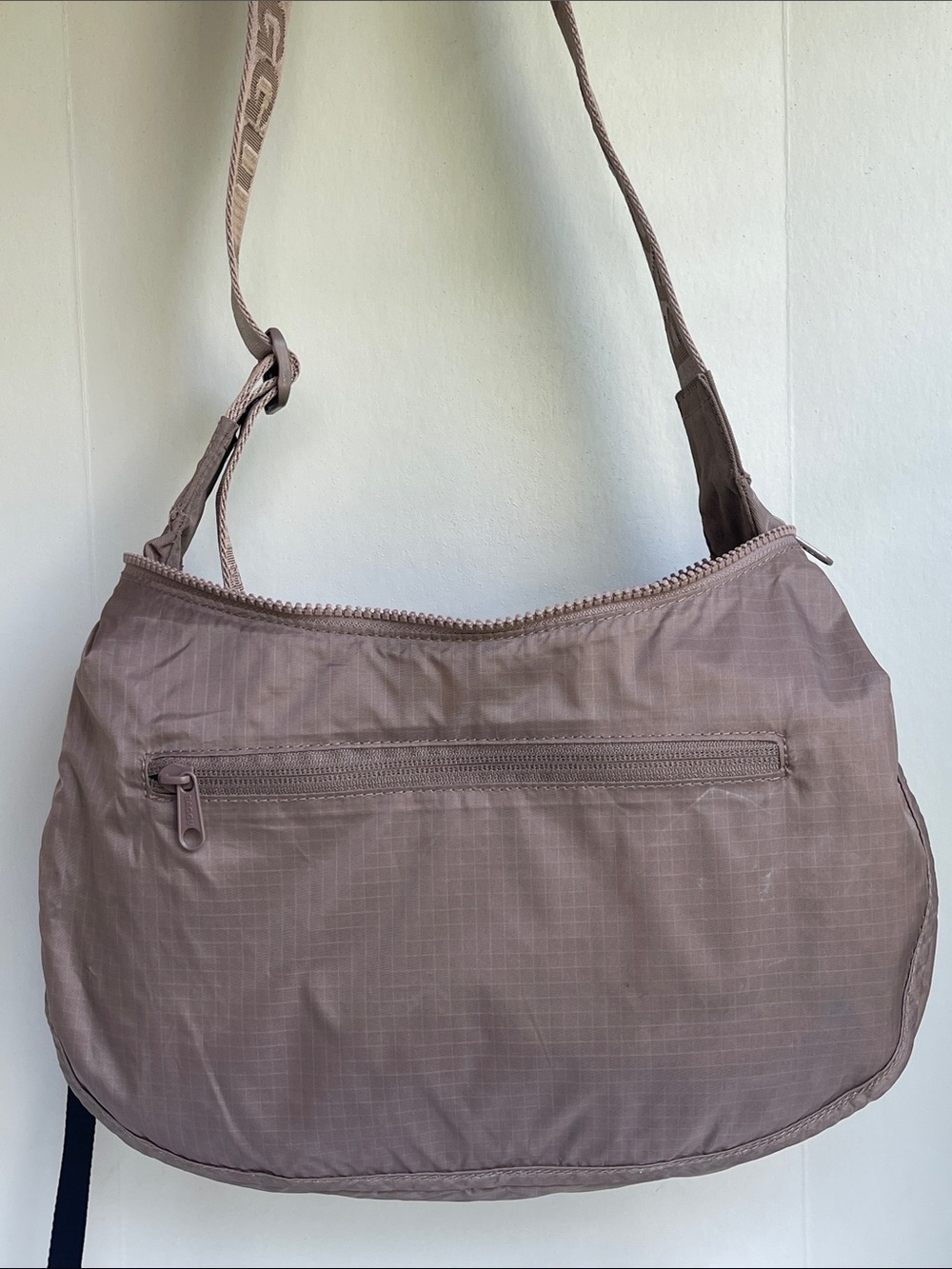 BAGGU Medium Nylon Crescent Bag - Picture 13 of 16